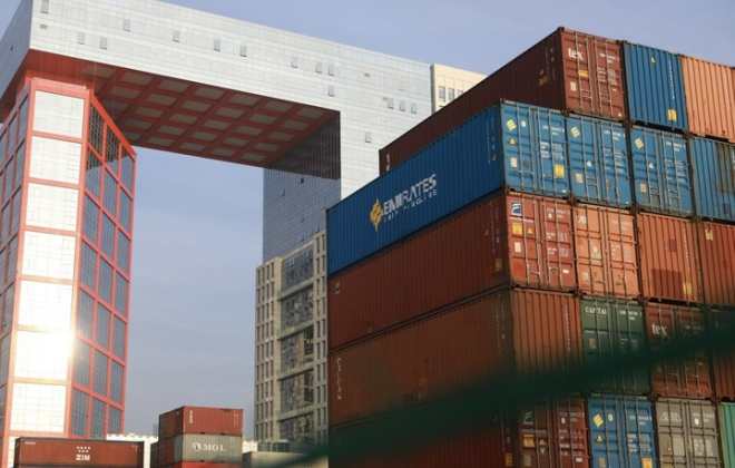 中國(guó)電商巨頭集體發(fā)力海外倉(cāng)，走向全球