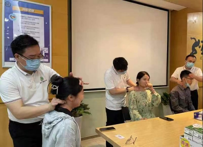 順豐航空開展關(guān)愛員工健康義診活動