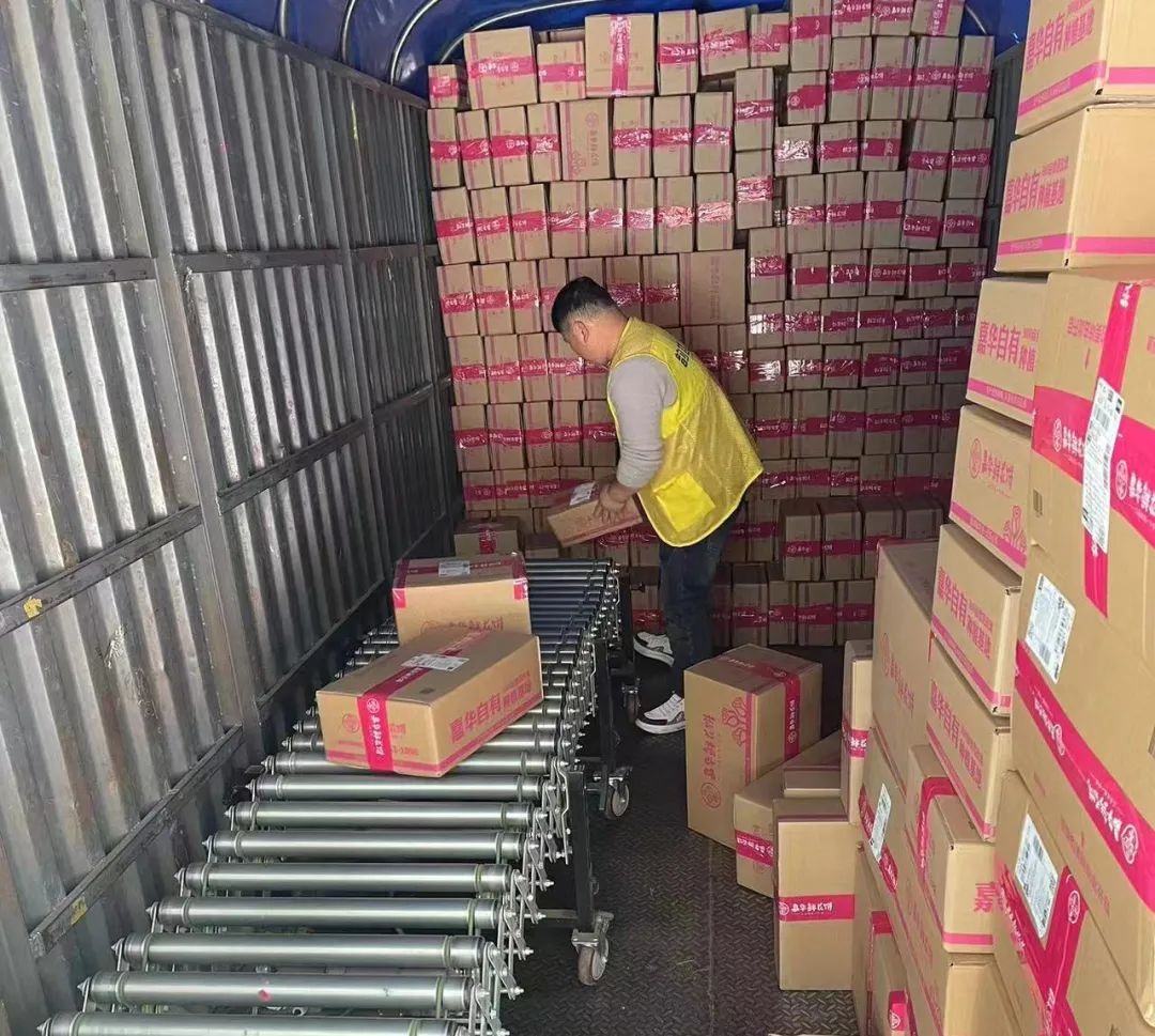 云南菌類業務旺季韻達昆明小西門網點月發菌類包裹超20萬件