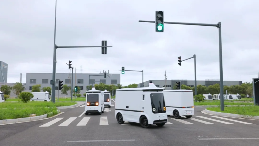 新石器無人車完成6億元C輪融資 今年已獲得近萬臺訂單